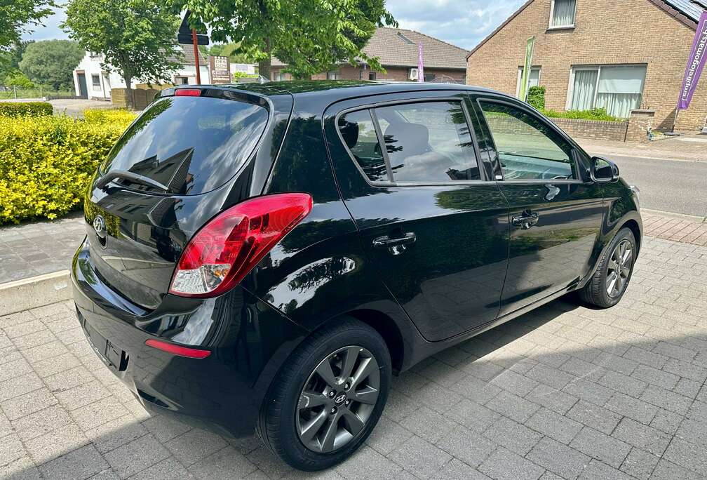 Hyundai i20 1.4i Blackline