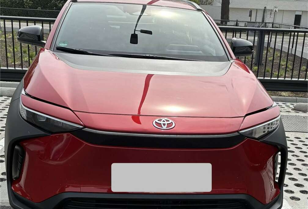 Toyota 71.4 kWh 2WD Dynamic