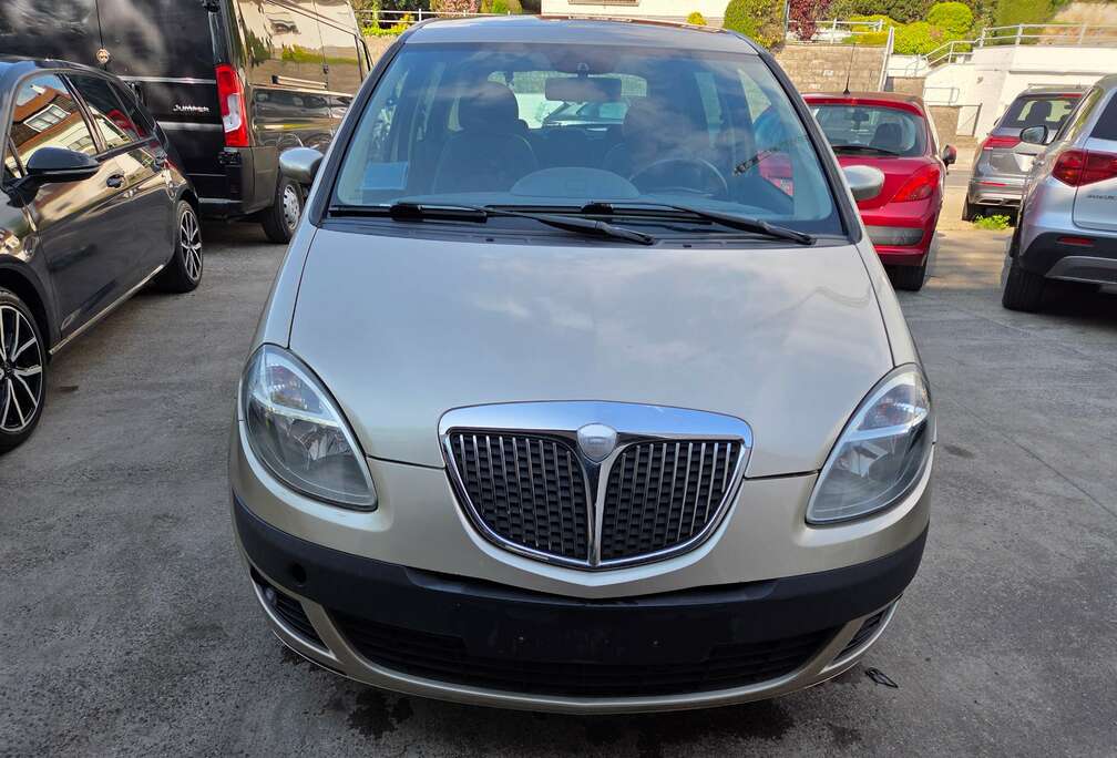 Lancia Musa 1.4i 16v Platino DFN