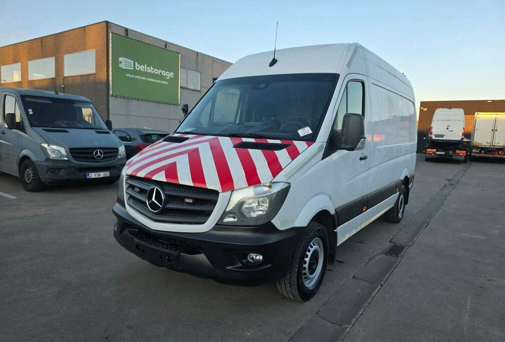 Mercedes-Benz 316 (Stock ID 44330)