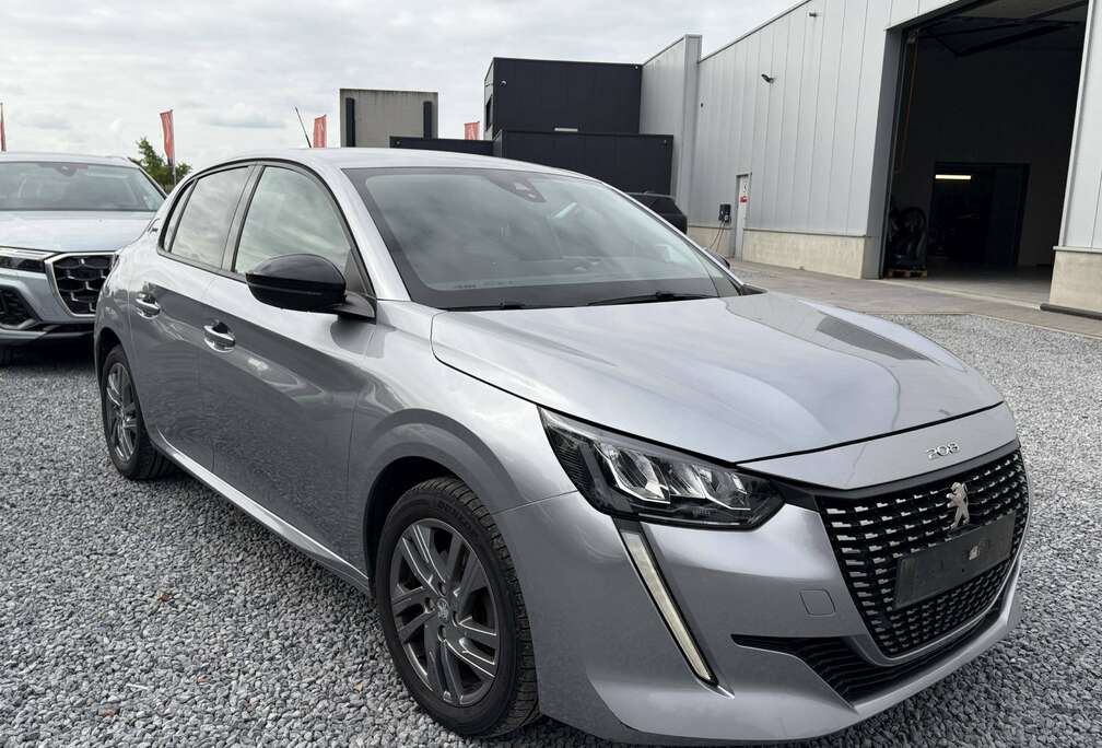 Peugeot 1.2i /€7.990 netto / Navi / LED / Camera / ...
