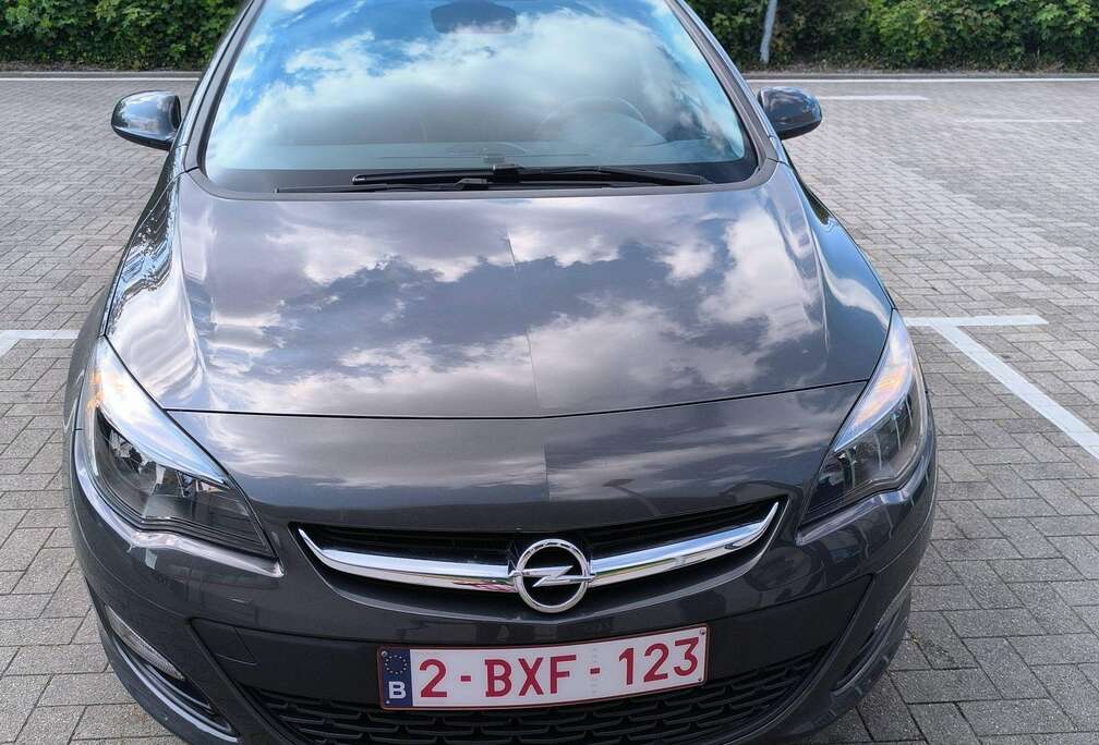 Opel Astra 1.4i Ultimate Edition Plus