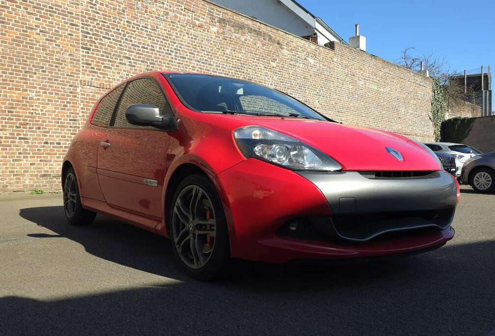 Renault 2.0i 16v Sport