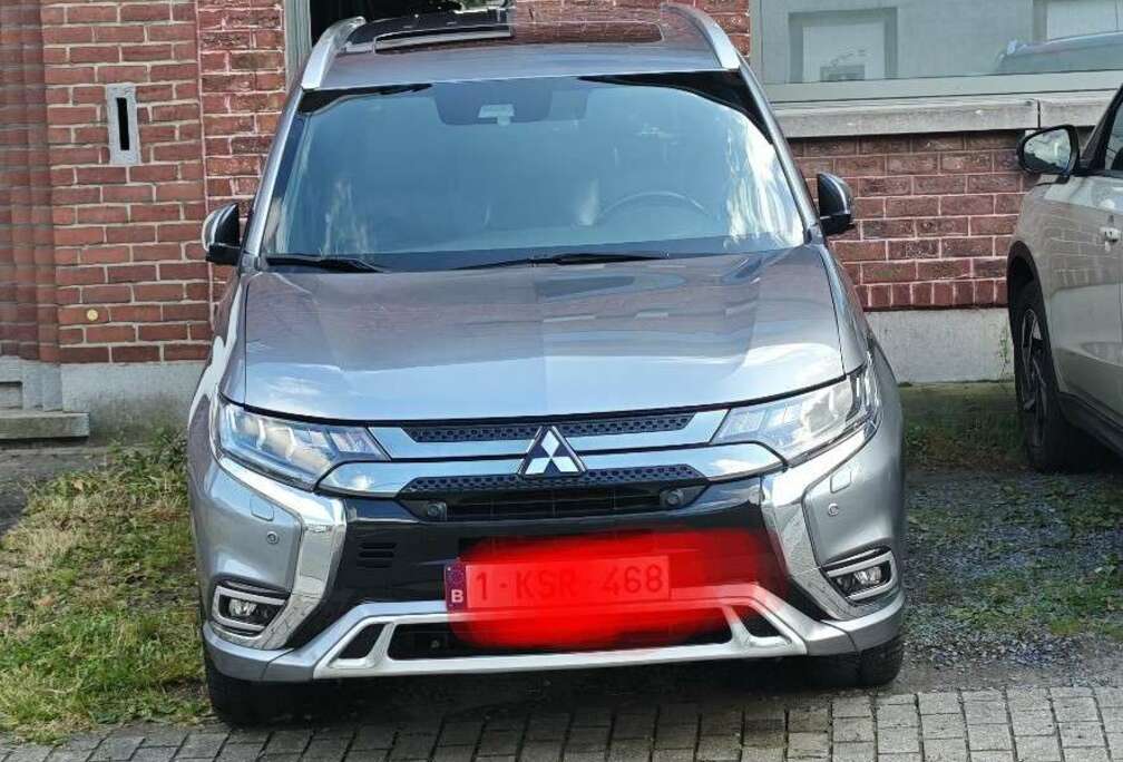 Mitsubishi 2.4 4WD Plug-In Hybrid Diamant+