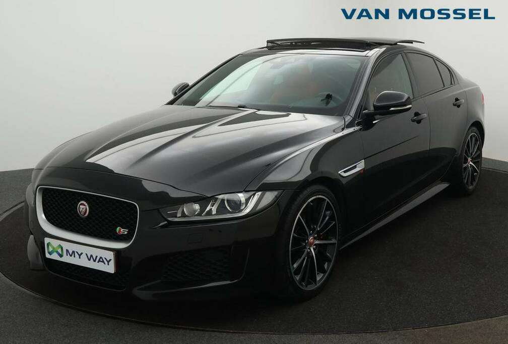 Jaguar 3.0 V6 Compresseur SUPERCHARGED *LEDER*BLACK PACK*NAVI*BLTH*CRUISE*CAMERA*...