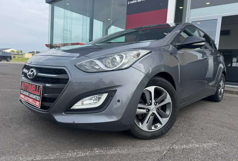 Hyundai i30 1.6 GDi BLACKLINE**BOITE AUTO**GPS**CAMERA**TOP AUTO