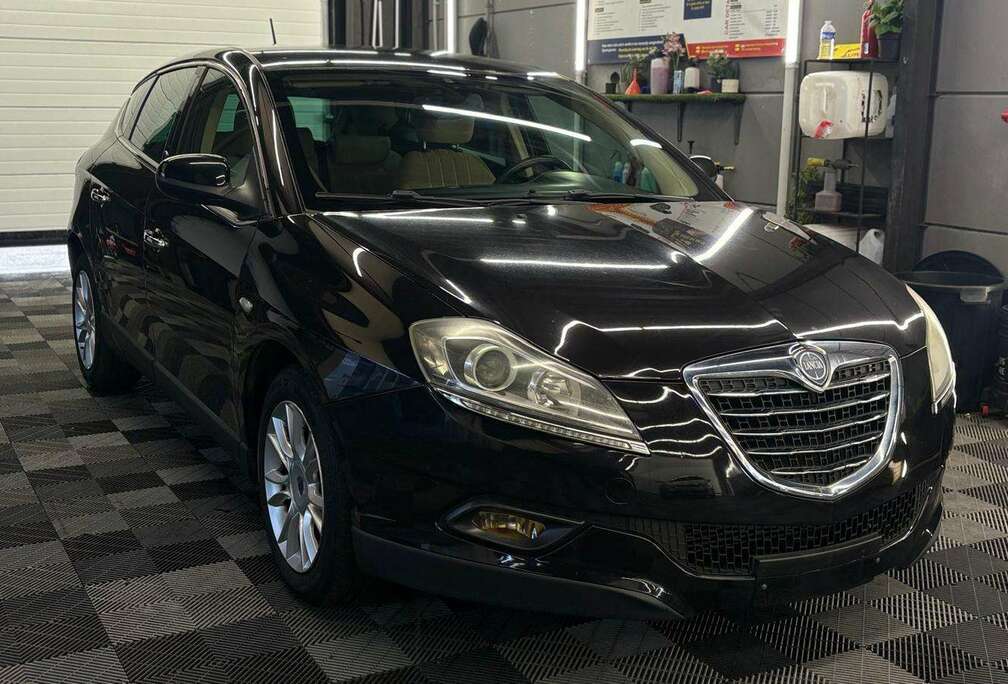 Lancia 1.6D  155.200 KM.  BJ. 2011  NAVI  AIRCO