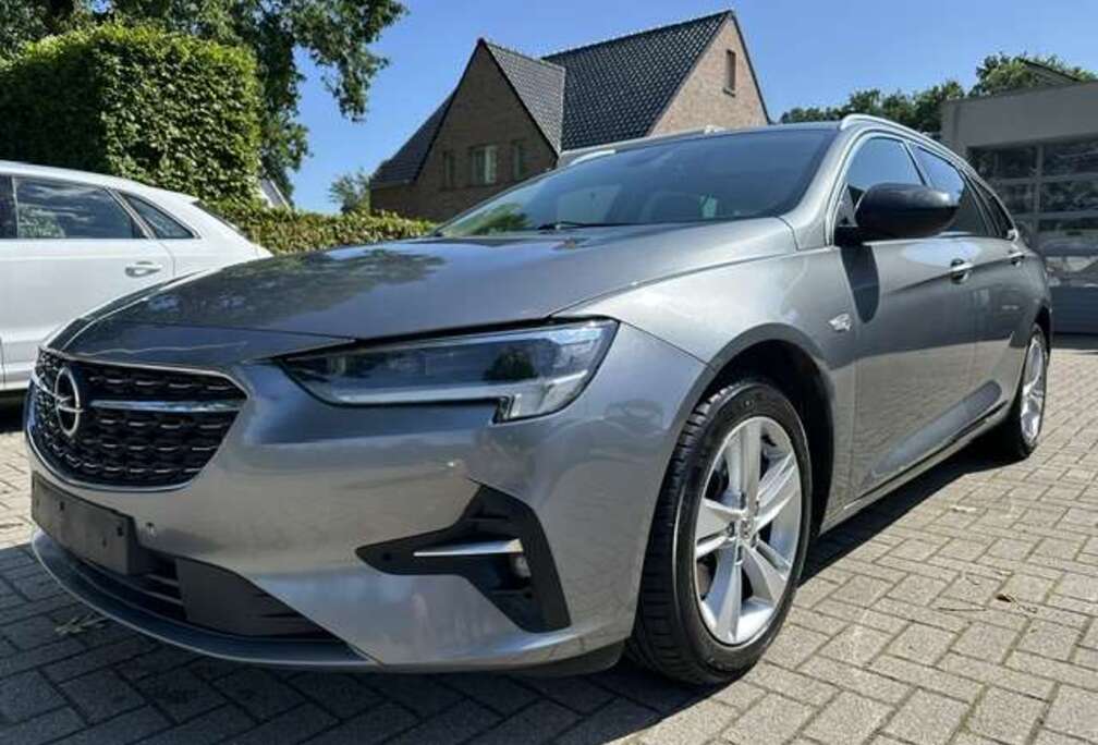 Opel Insignia Sports Tourer 1.5 Turbo D met optie\'s in goede staat!