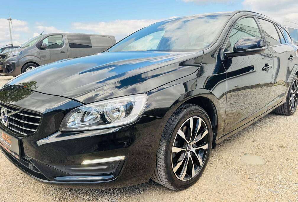 Volvo V60 2.0 D2 Eco Momentum euro6B Garantie 12 mois