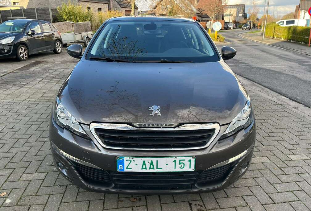 Peugeot 308 1.2i Allure STT. 58000 Km.
