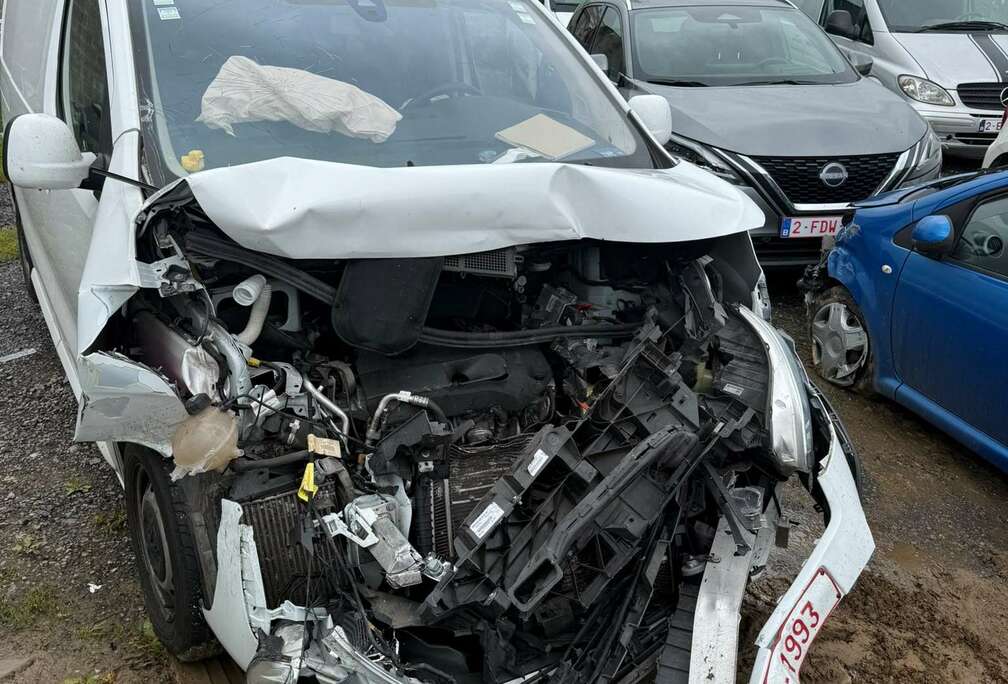 Peugeot 2.0 HDi L2H1 Premium FAP