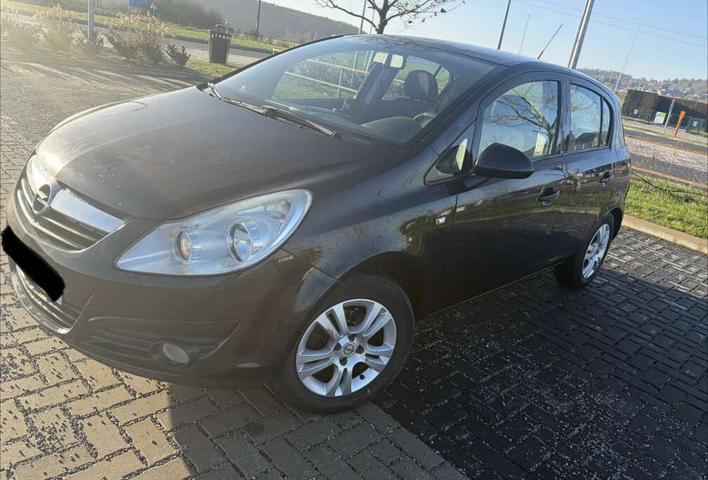 Opel Opel corsa 1,,3l cdti très propre prête à être immatriculé