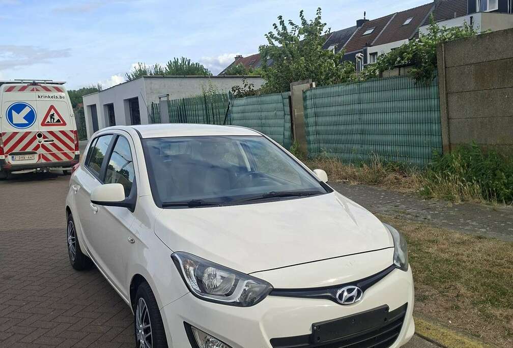 Hyundai 1.4i Lounge