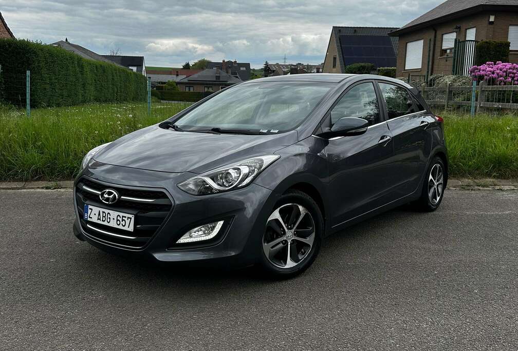 Hyundai Premier propriétaire