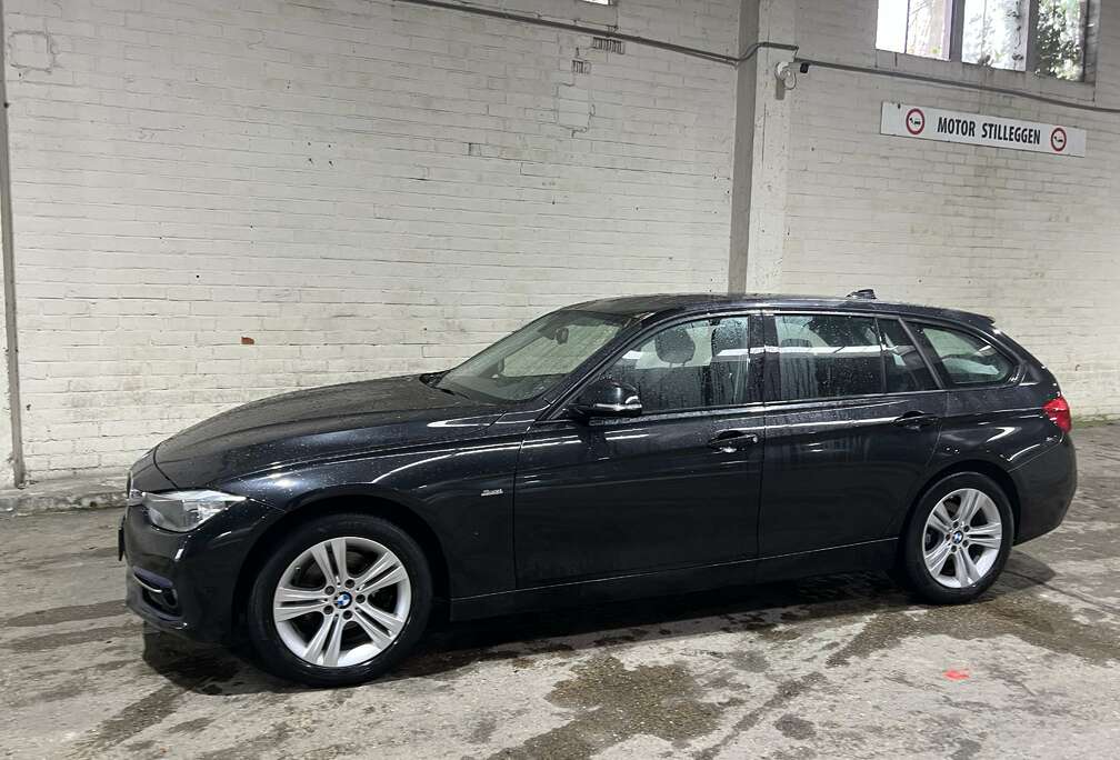 BMW 318i Touring Sport Line