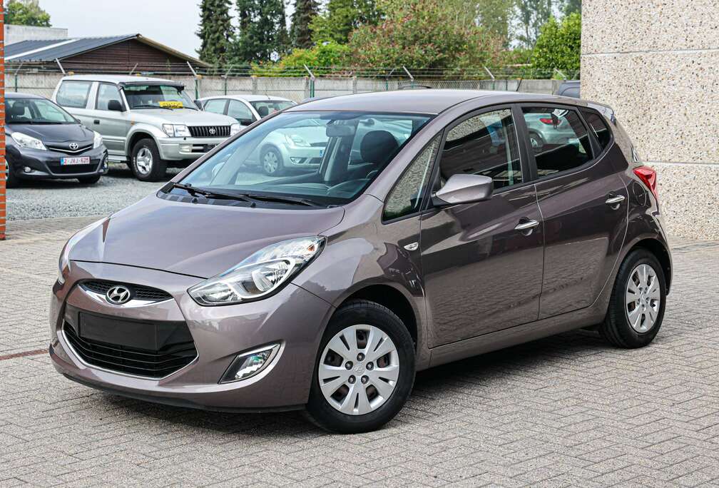 Hyundai LEDER-STUUR*MULTIFUNCTIONEEL-STUUR*AIRCO*CENTRALE-VERGRENDELING*