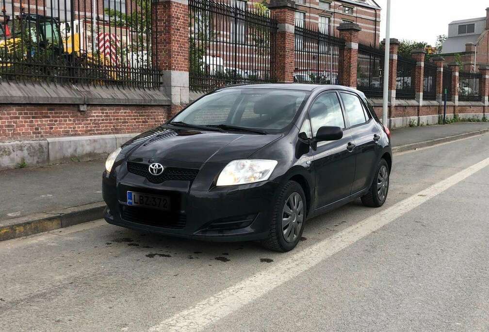 Toyota Auris 1.6i Dual VVT-i Linea Luna