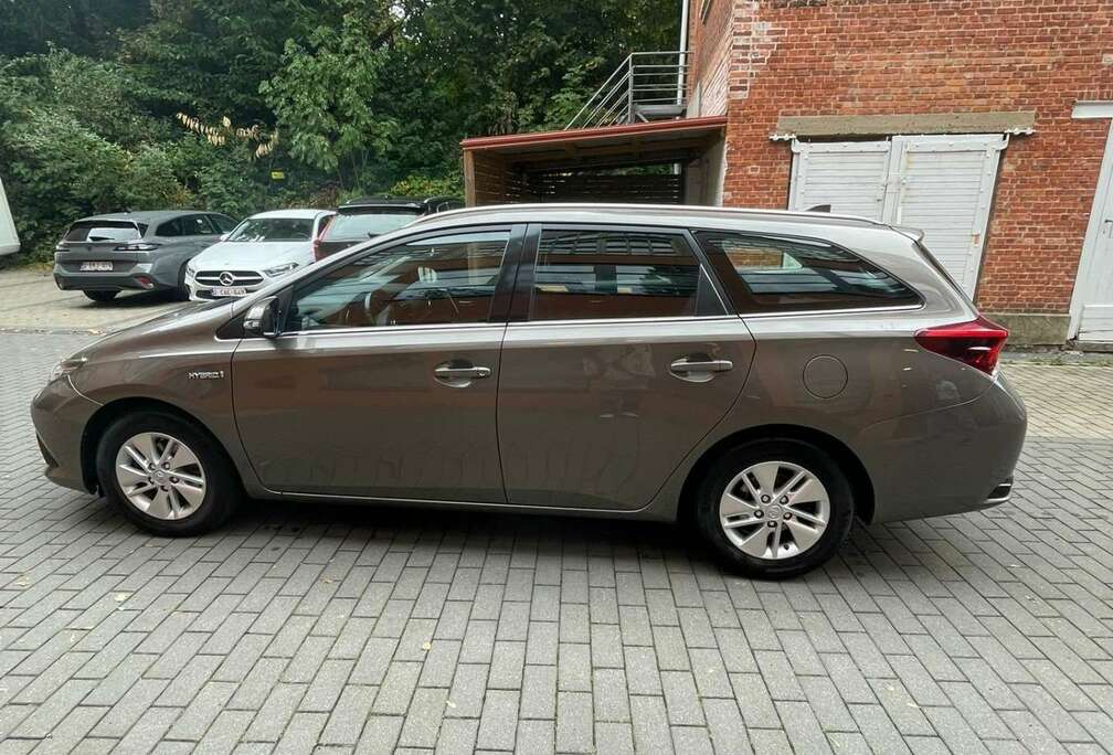 Toyota SW HEV 1.8i HSD Business Plus E-CVT