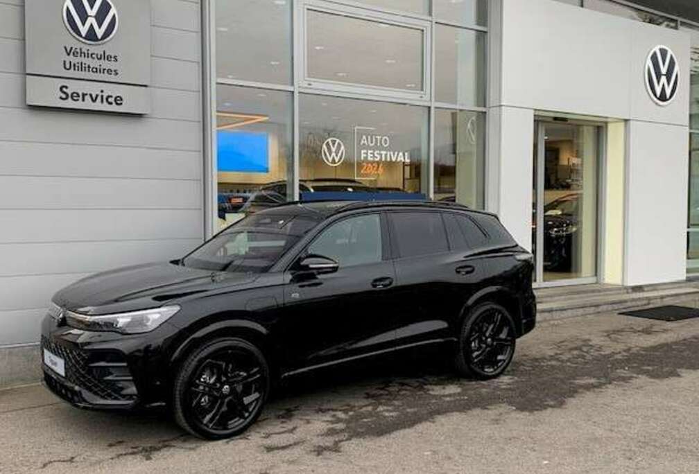 Volkswagen R-LINE BLACK STYLE 1.5 eHYBRID 177CV DSG6