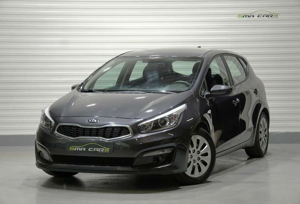 Kia Cee\'d 1.4i Navi Edition Benzine-Airco-5 deurs -Cam-Nav-Garantie