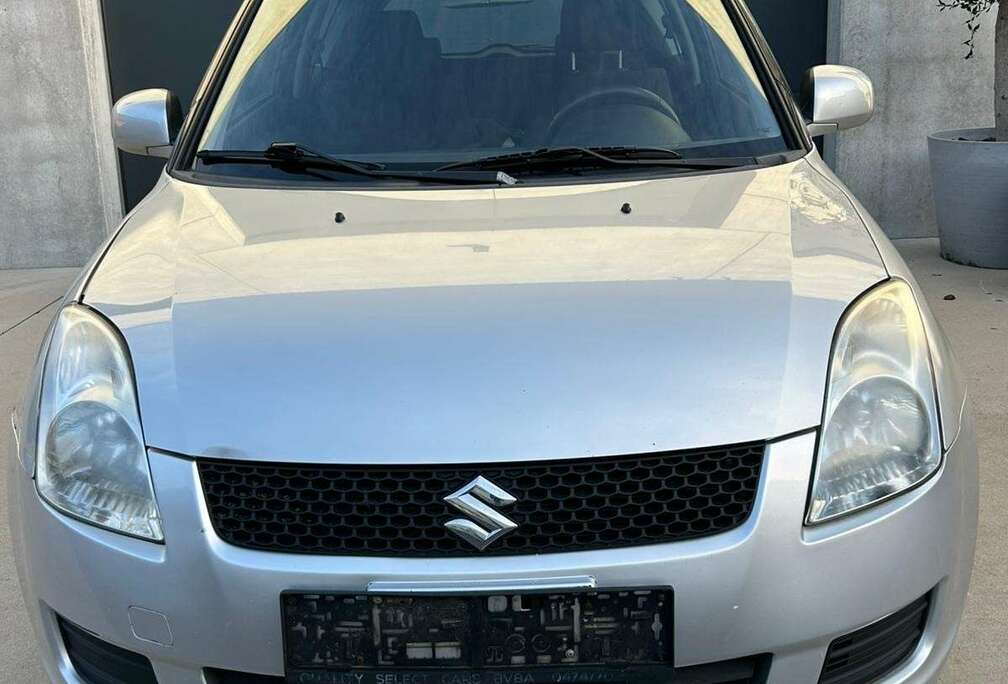 Suzuki 1.5 Black Sport Edition