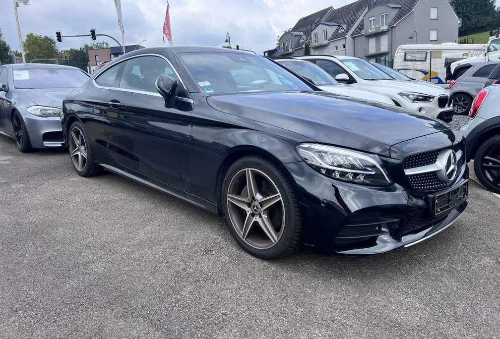 Mercedes-Benz FACELIFT COUPE AMG LINE CUIR NAVI