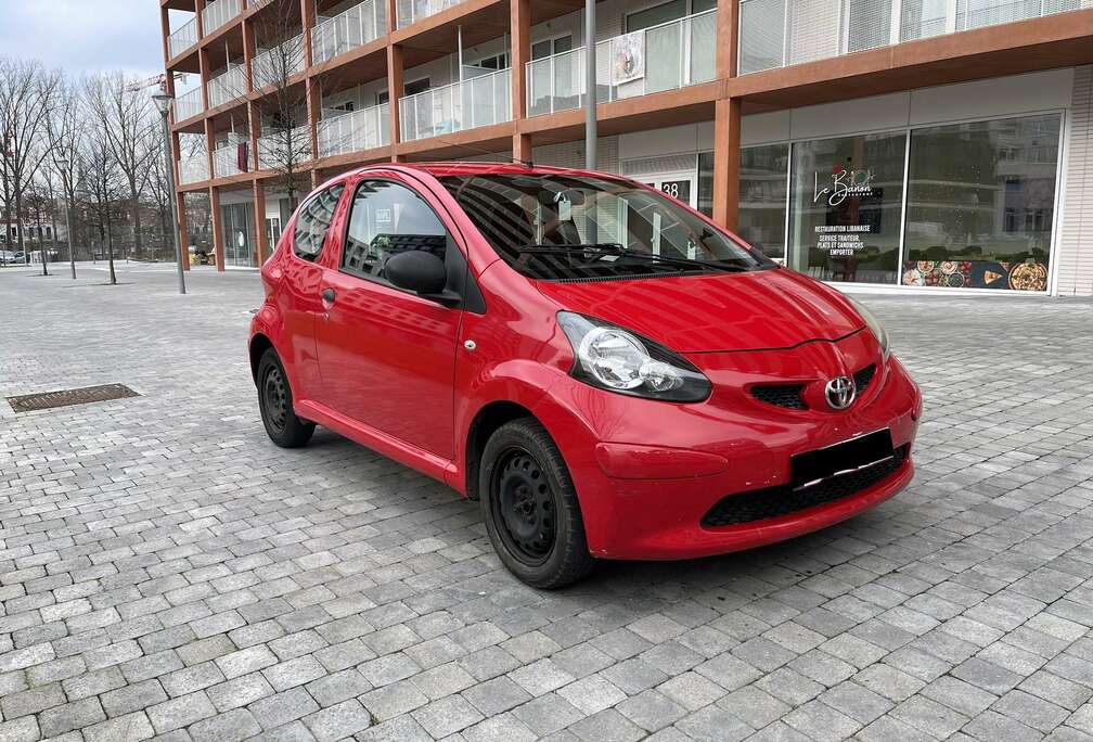 Toyota 1.0i VVT-i prête à immatriculer