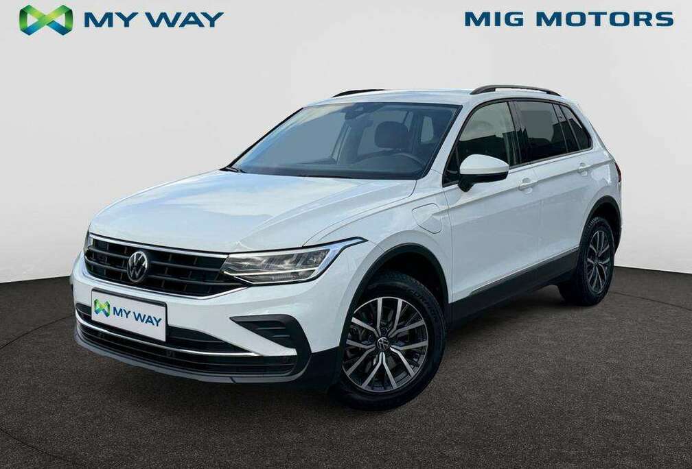 Volkswagen 1.4 Life eHybrid (150pk) AUTOMAAT /// volledig lederen interieur ///  360 Camera /// Zetelverwarming /// Elektrische kof