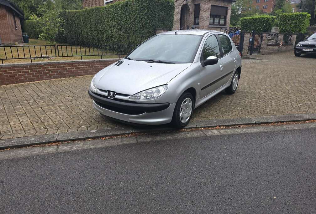 Peugeot 1.4i  prête a immatriculer