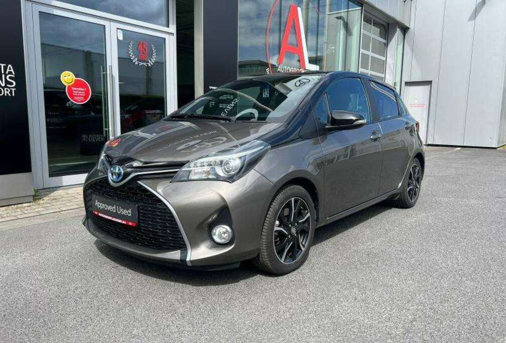 Toyota 1.5 HYB CVT COMFORT BI-TONE