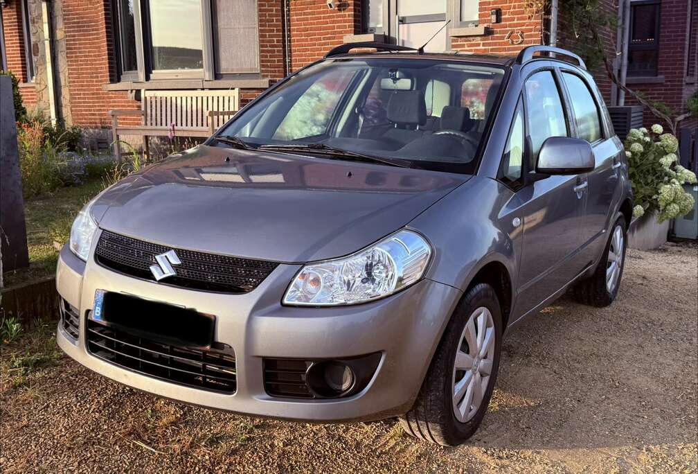 Suzuki 1.6i GLX Outdoor