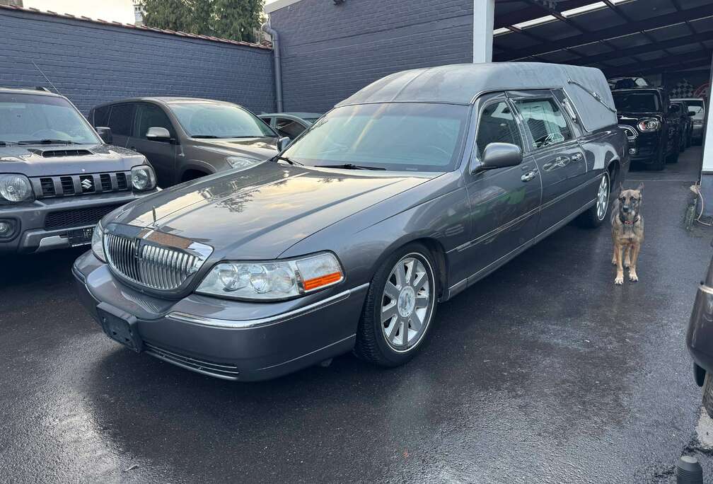 Lincoln Corbillard V8 Belge  depuis neuf !! 106000 km