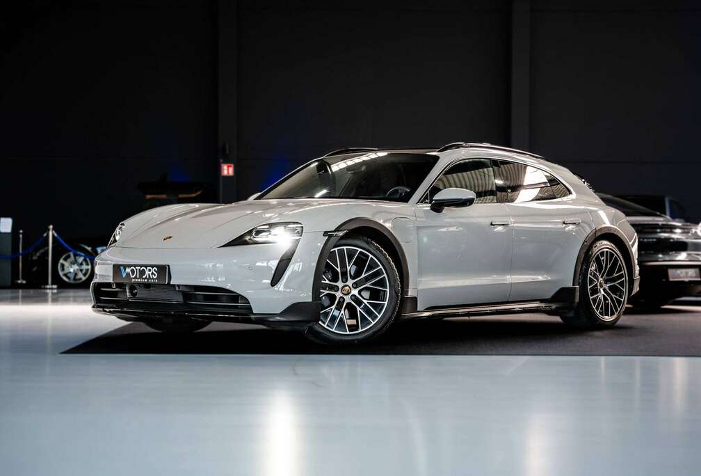 Porsche 4 Cross Turismo - Performance Battery Plus - Sport Chrono - ACC - Surround View - Warmtepomp - Panodak - 360°