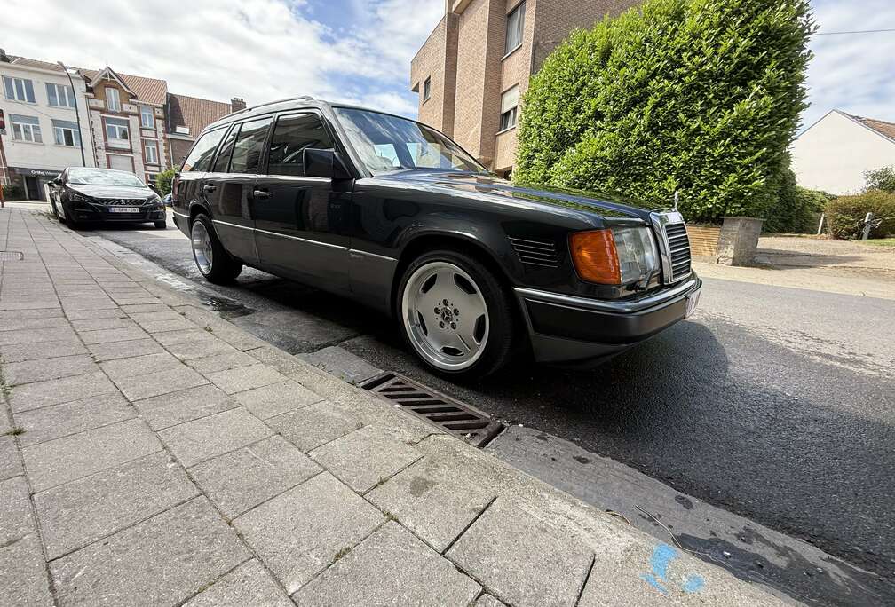 Mercedes-Benz 300 TD Turbo - S124 -UNIEKE KANS