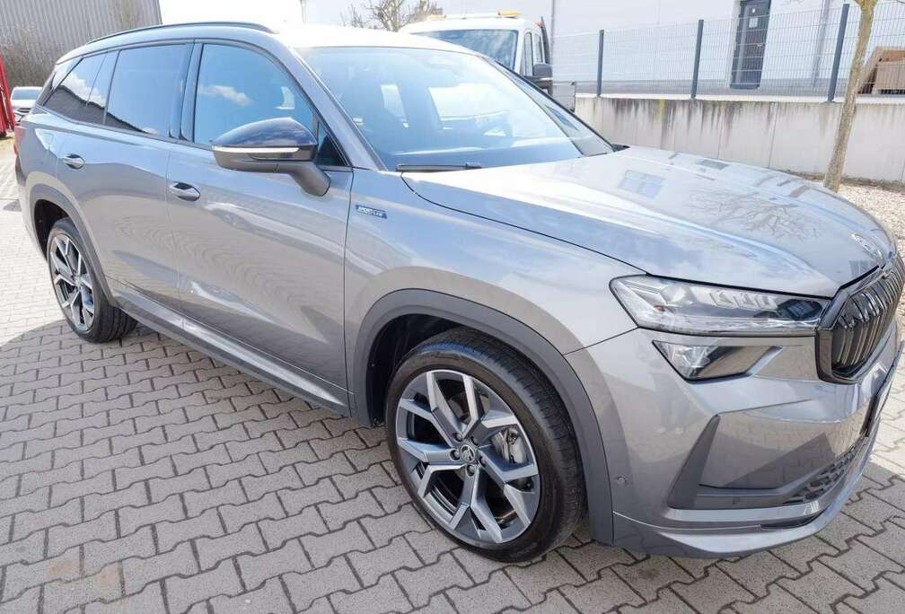 Skoda NEW MODEL MHEV 150PK SPORTLINE 7PL/TREKH/PANO/NAV/20/MATRIX/SAFE-25%