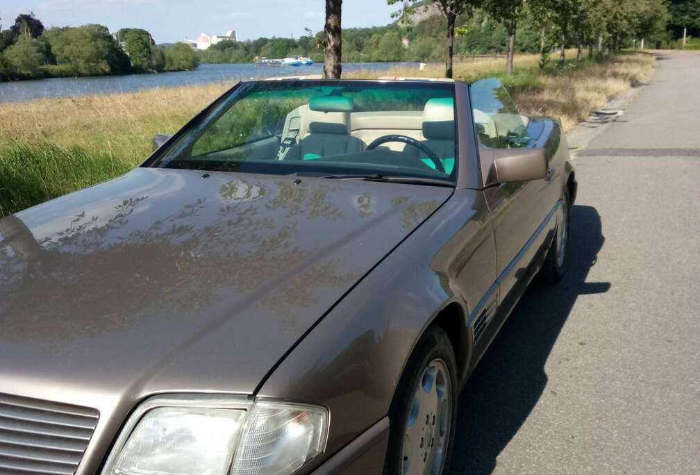 Mercedes-Benz R129