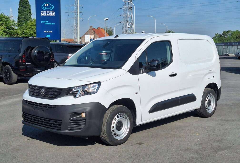 Peugeot 1.5 BlueHDi 26000km 3zit carplay (15289Netto+Btw/Tva)