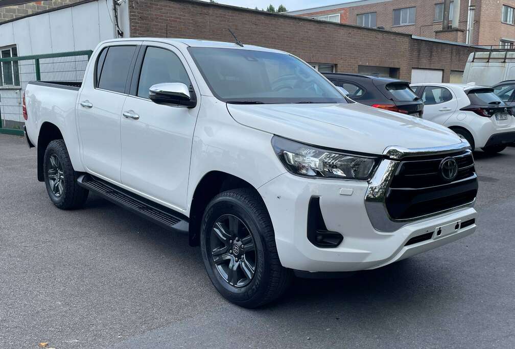 Toyota 2.4D-4D 4WD AUTOMATIK NAVI CLIMA MARCHE PIED BENNE