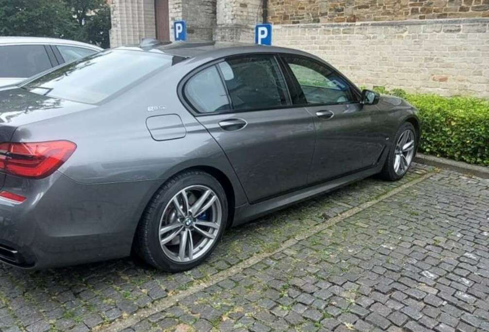 BMW 740e iPerformance Pack M