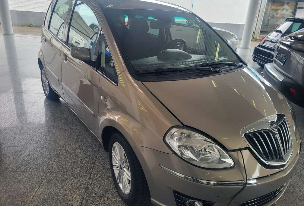 Lancia Musa 1.4i 16v Limited Edition DFN