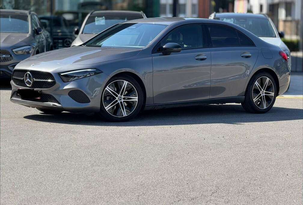 Mercedes-Benz Limousine A