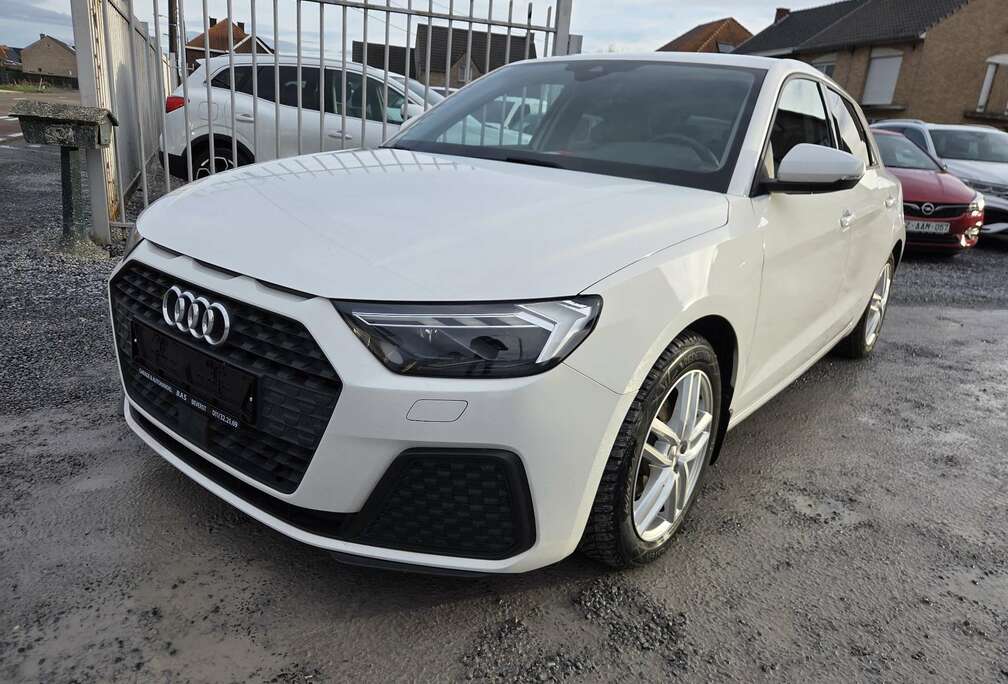 Audi 30 TFSINAVICAMCRUISEDABCARPLAY1JGARANTIE