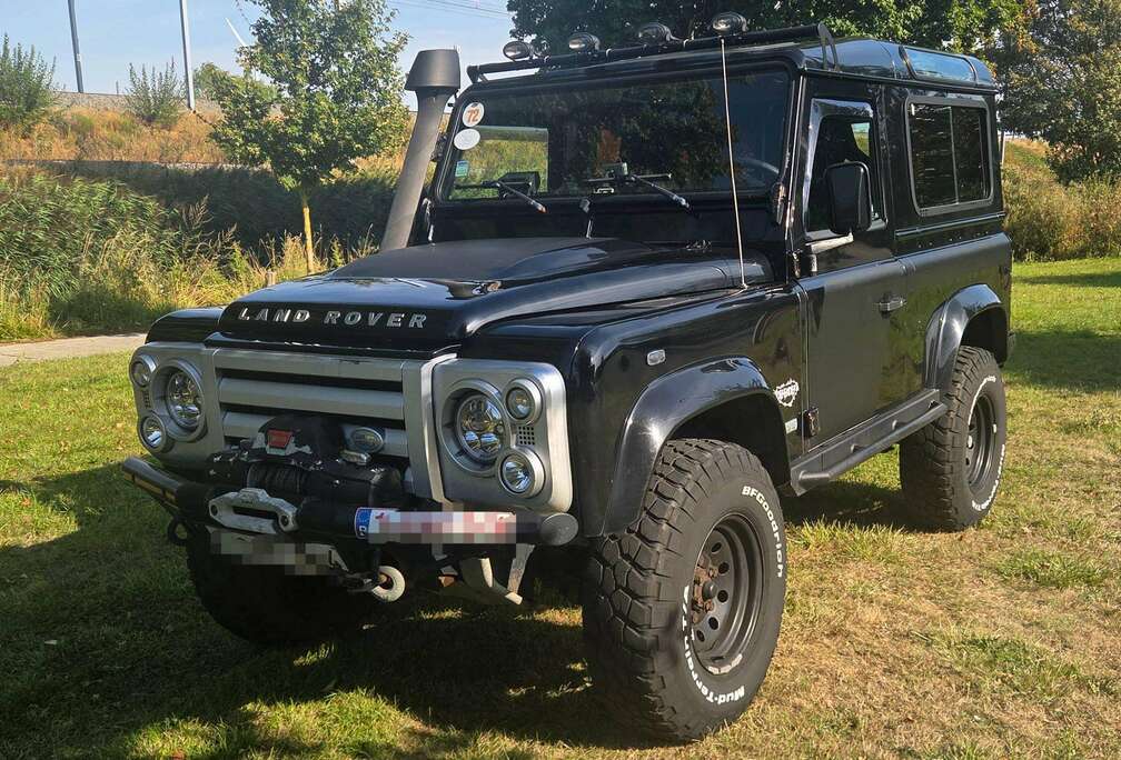 Land Rover Defender 2.4 Turbo SVX
