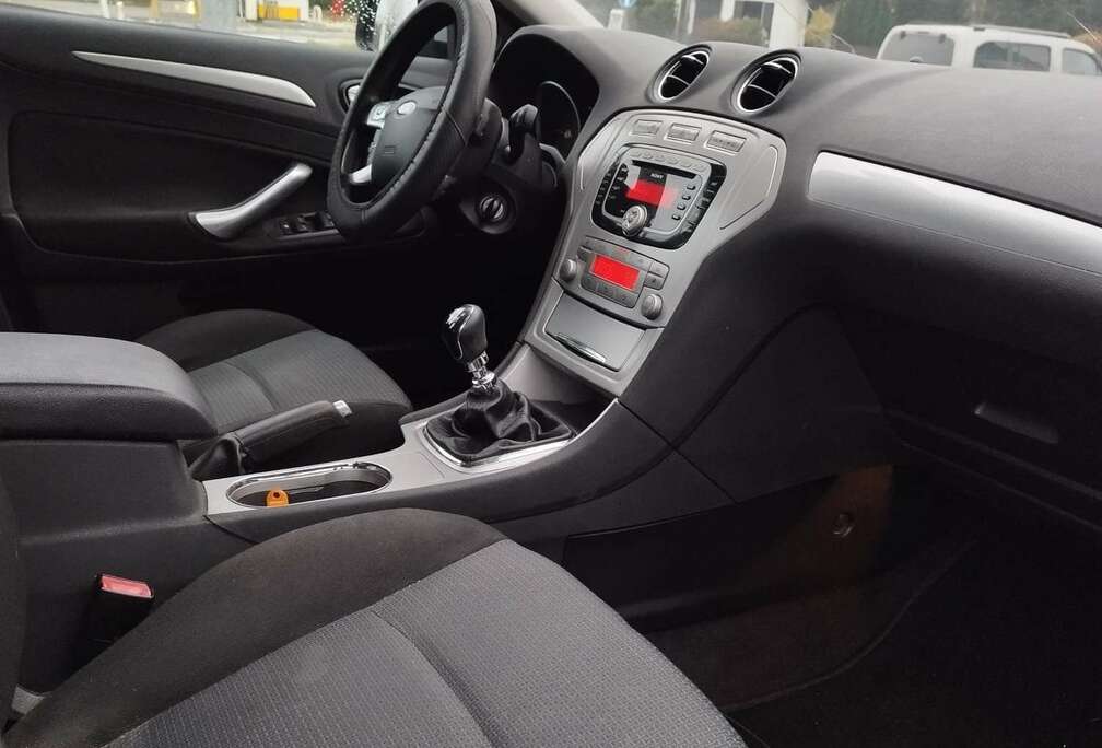 Ford Mondeo 1.8 TDCi Titanium Blue