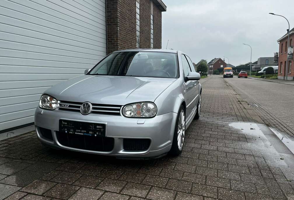 Volkswagen Golf 3.2 R32 4Motion