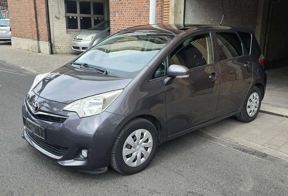 Toyota Verso S 1.33 VVT-i  EXPORT AFRIQUE