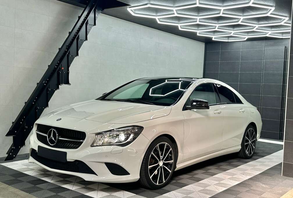 Mercedes-Benz CLA 180 ***TOIT PANO *** GARANTIE 1 AN ***