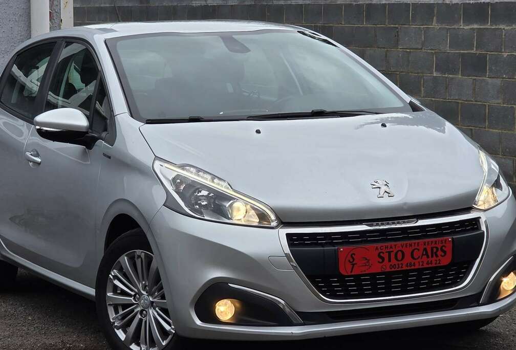 Peugeot 208 1.2 PureTech /  Signature / Gps / Airco / Jantes /