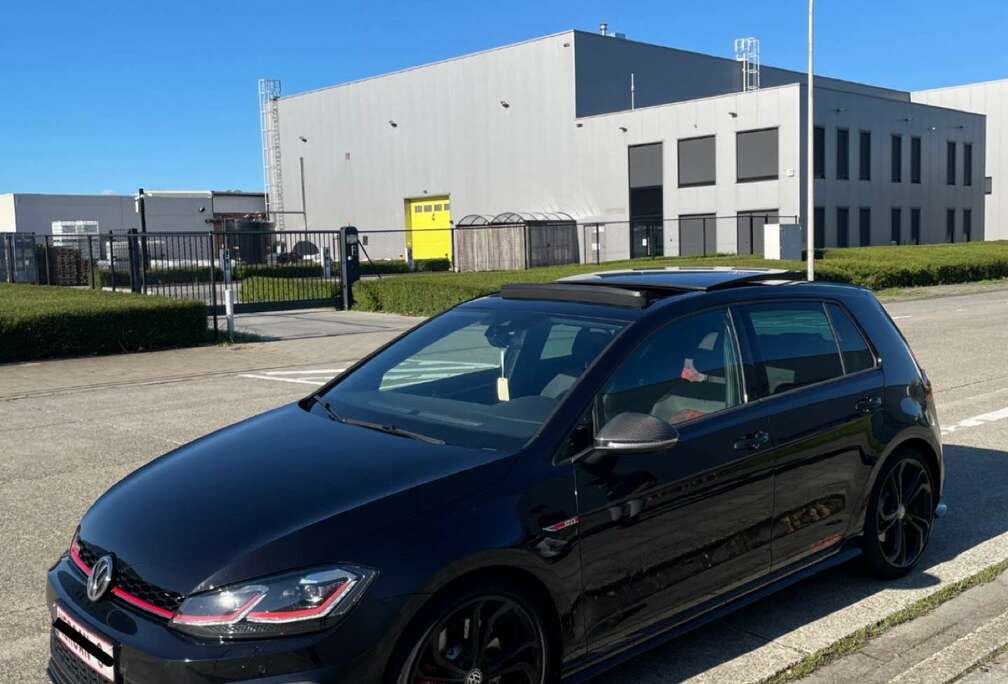 Volkswagen 2.0 TSI TCR OPF DSG * AKRAPOVIC * PANO * KEYLESS *