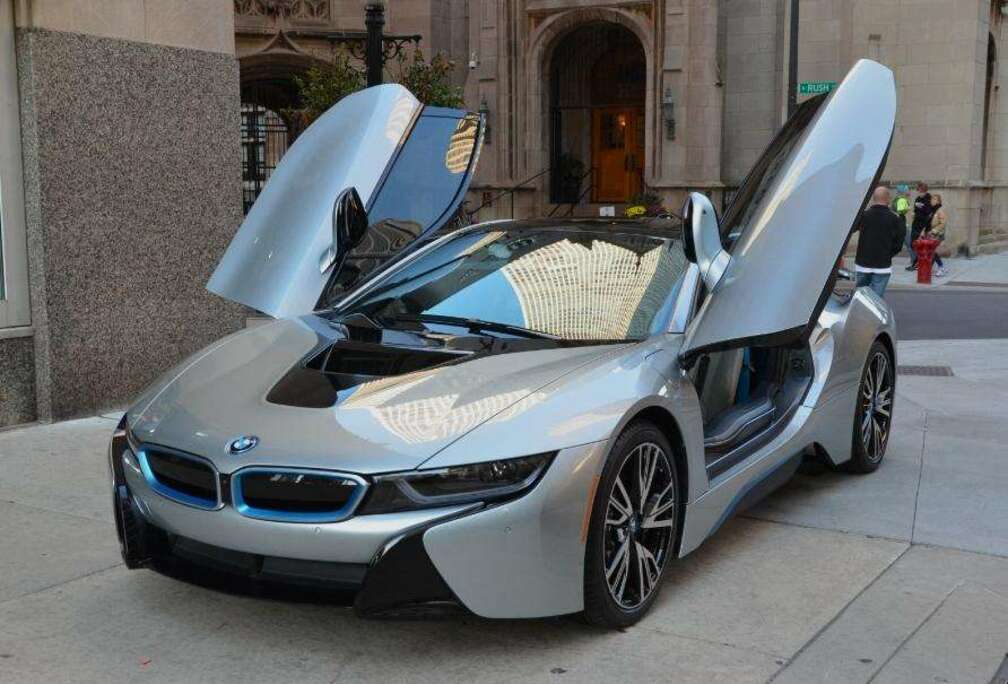 BMW i8 11.6 kWh PHEV (266 kW)